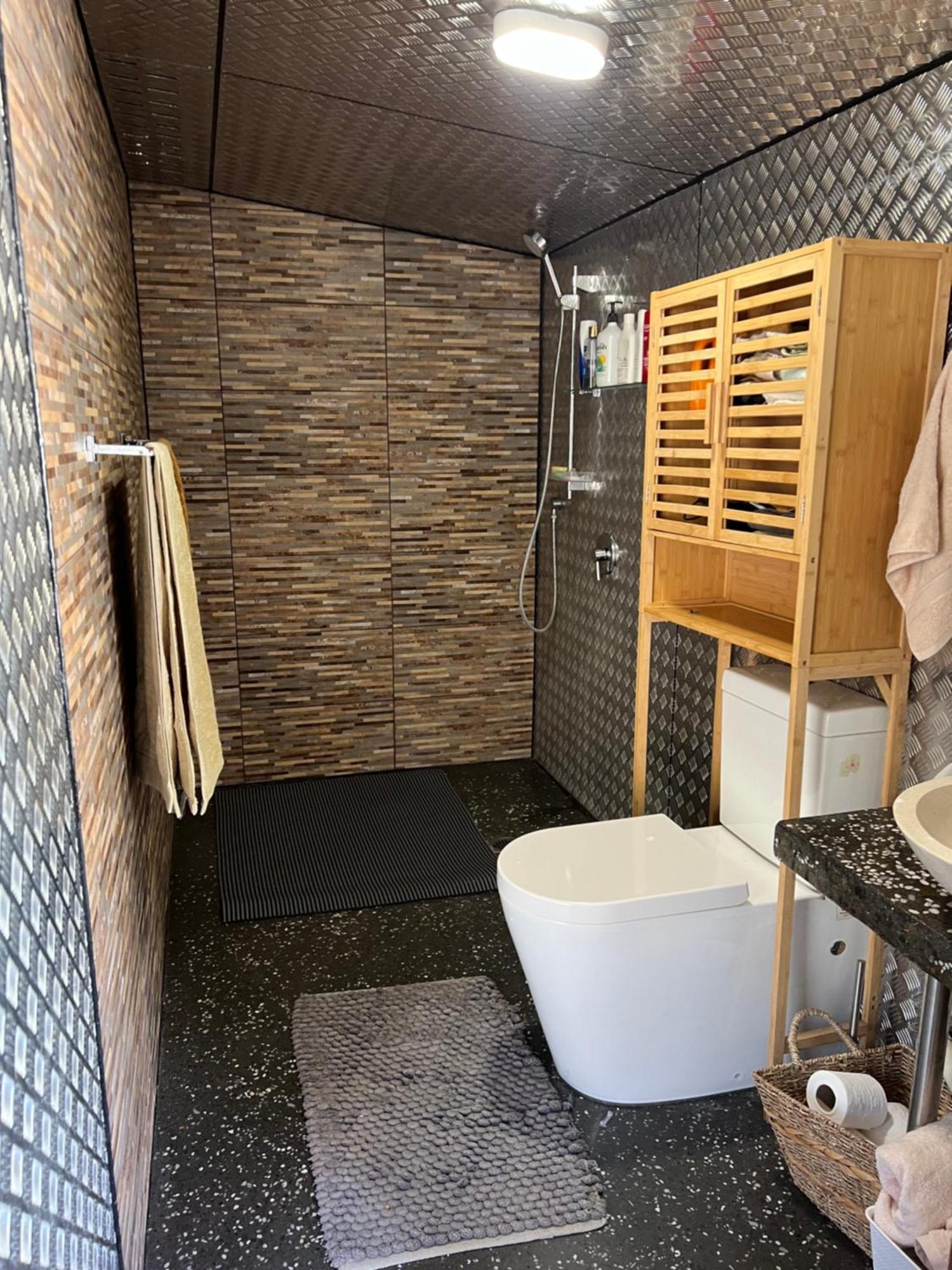 Self Contained Open Shed Space Wainui  Ngoại thất bức ảnh